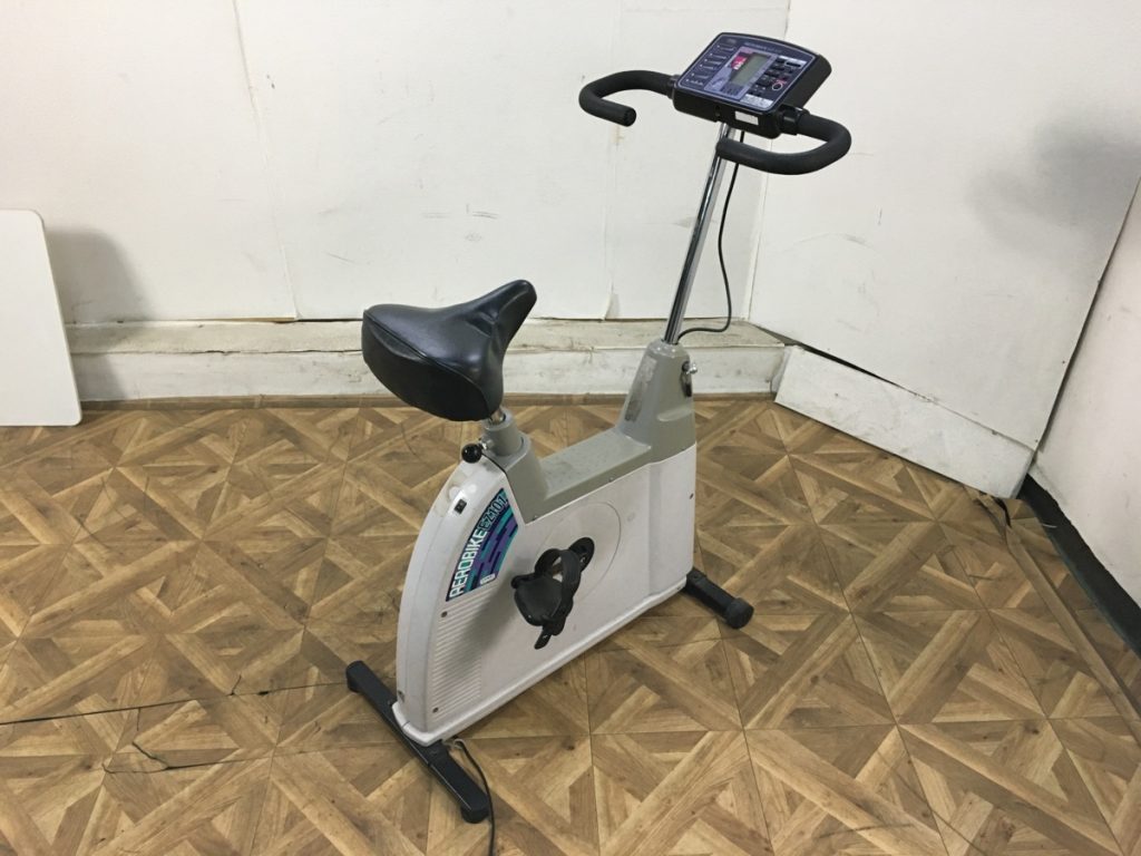 COMBI AEROBIKE EZ101 フィットネスバイク トレーニングマシン エアロバイク エクササイズ コンビ