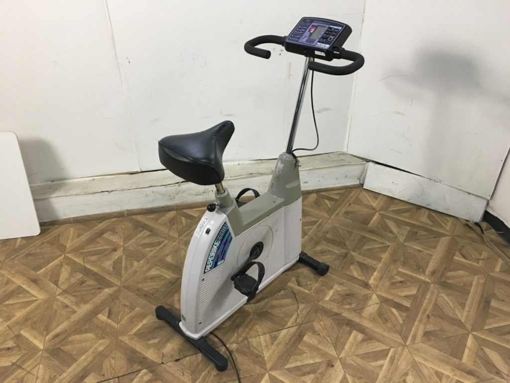 (A) COMBI AEROBIKE EZ101 フィットネスバイク トレーニングマシン エアロバイク エクササイズ コンビ