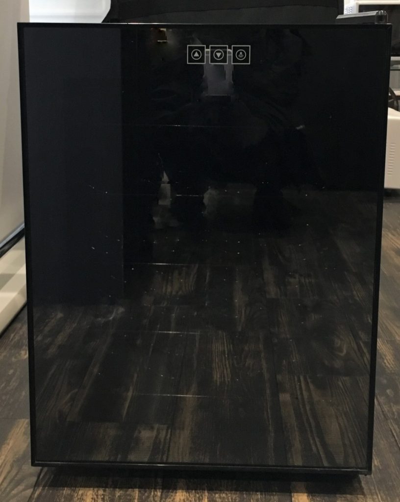 家庭用ワインセラー　栄進株式会社　20本収納