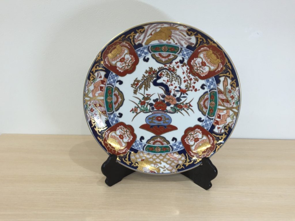 有田焼 絵皿 大皿 秀峰 箱なし 色絵金彩花籠唐草鳳凰細密絵付大皿
