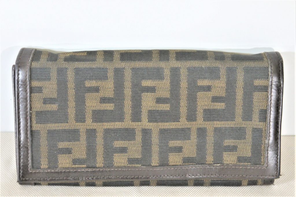 フェンディ FENDI 長財布 ズッカ柄 ダークブラウン×黒
