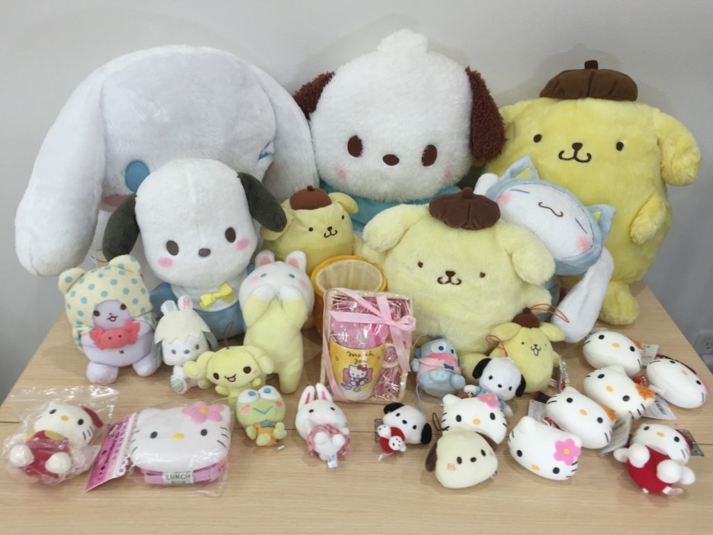 サンリオ公式 ぬいぐるみ まとめ ストラップ マグカップ キティー シナモンロール ポムポムプリン など他