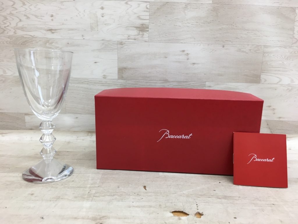 【人気】Baccarat VEGA ワイングラス 200ml バカラ ベガ モダンデザイン 元箱付き