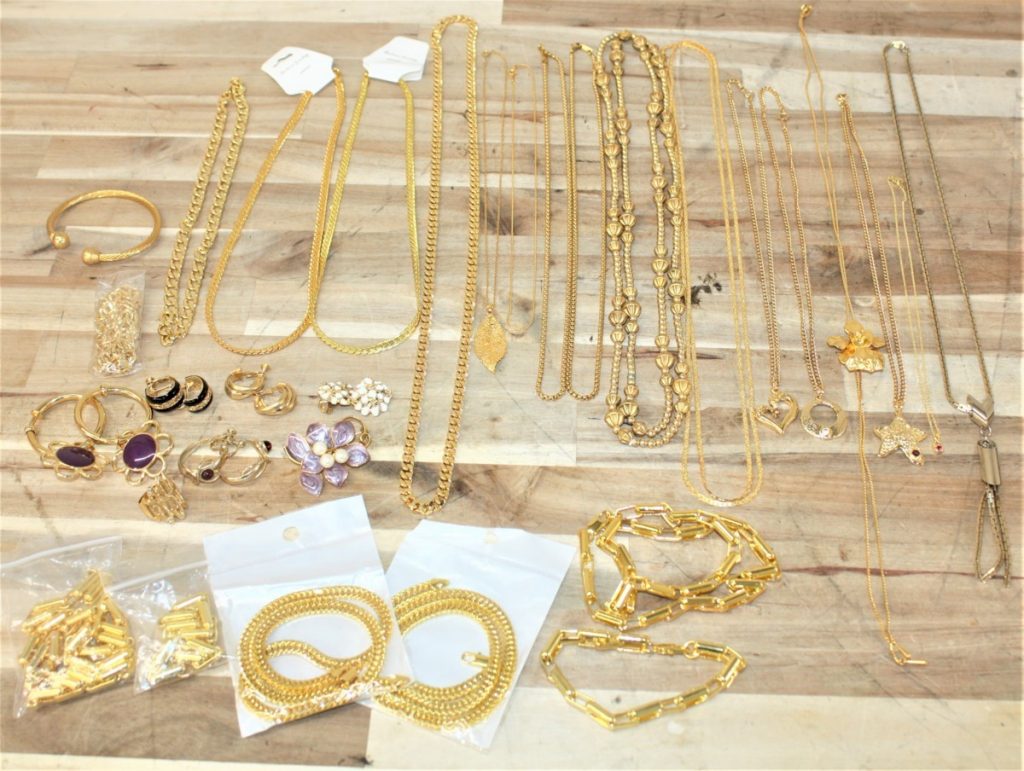 ゴールド イミテーション イヤリング ネックレス ブレスレッド ピアス リング アクセサリーまとめ