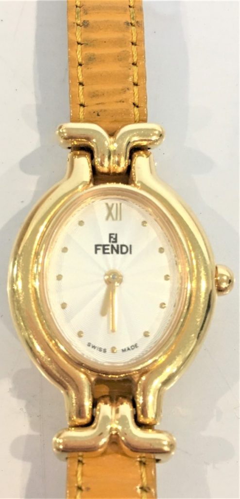 FENDI フェンディ クオーツ 腕時計 ゴールド レディース　替えベルト2本付き
