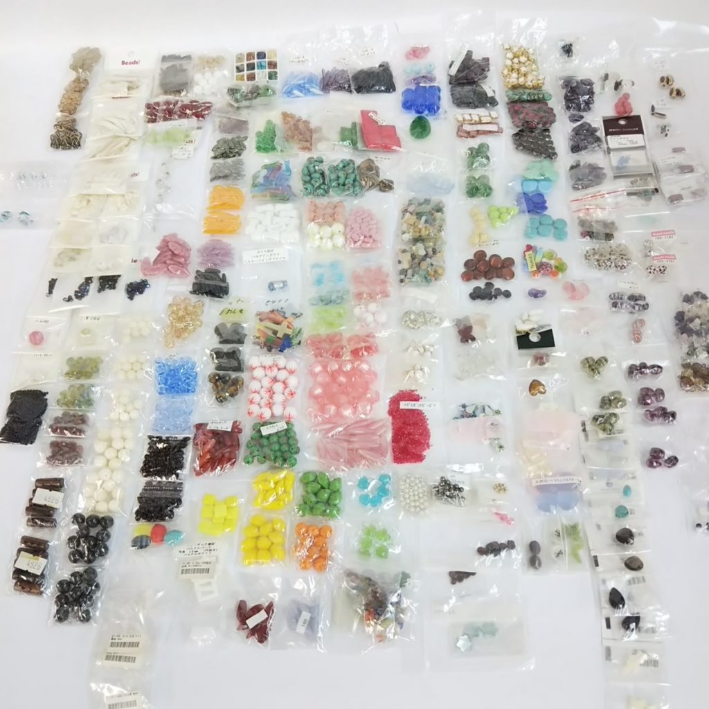 大量 未使用 ビーズ/ストーンいろいろまとめて 約1,670g ハンドメイドアクセサリー 現状品