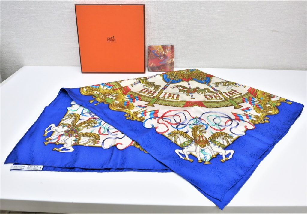 エルメス HERMES 大判スカーフ 馬 メリーゴーランド ブルー