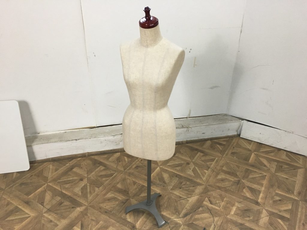 東京キイヤ トルソー レディース サイズ83 9号 B83 W59.5 H88.0 店頭什器 TOKYO kiiya マネキン