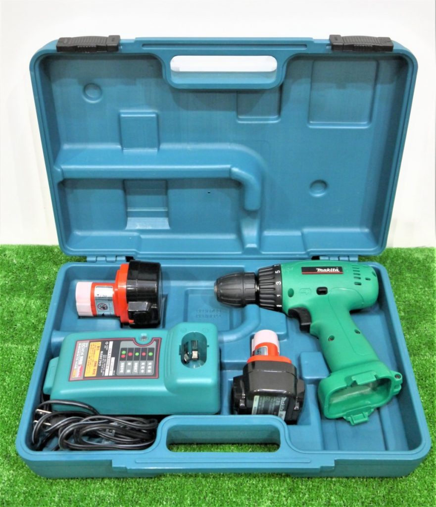 マキタ/MAKITA　充電式ドライバドリル　M650D インパクトドライバ 充電器 バッテリー2個付き