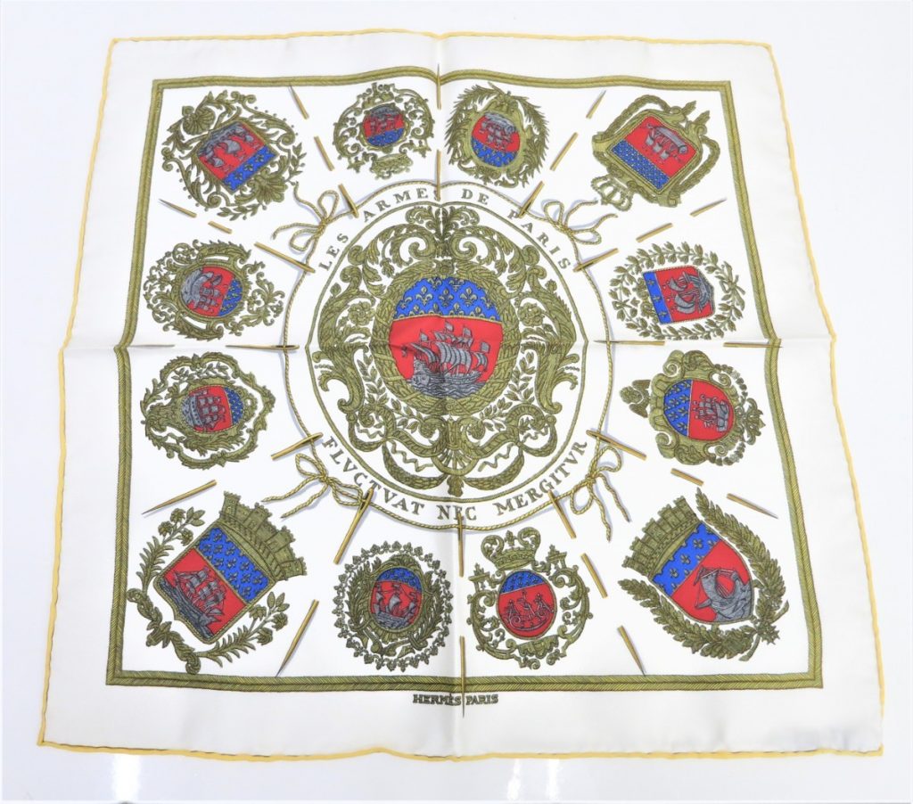 エルメス HERMES - 白×ゴールド×マルチ LES ARMES DE PARIS FLVCTVAT NEC MERGITVR