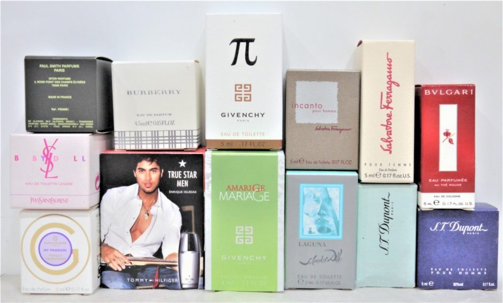 香水・フレグランス ミニボトル まとめ売り フェラガモ、ジバンシー、トミー、ブルガリ、イヴサンローラン、バーバリー 他