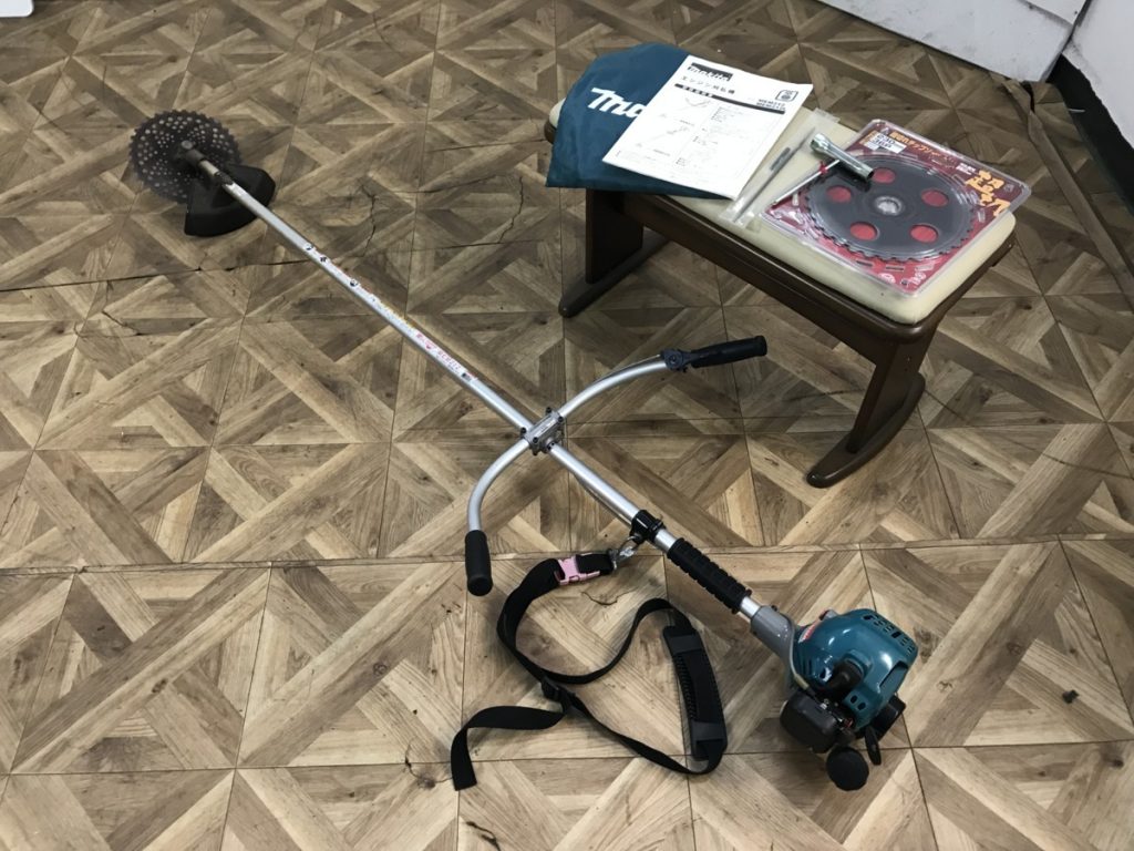 makita MEM212 草刈機 刈払機 中古替刃付 マニュアル付 現状品