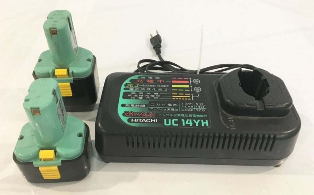 HITACHI 日立 急速充電器 UC14YH 7.2-14.4V 通電確認済み＋バッテリー2個（9.6V／12V）