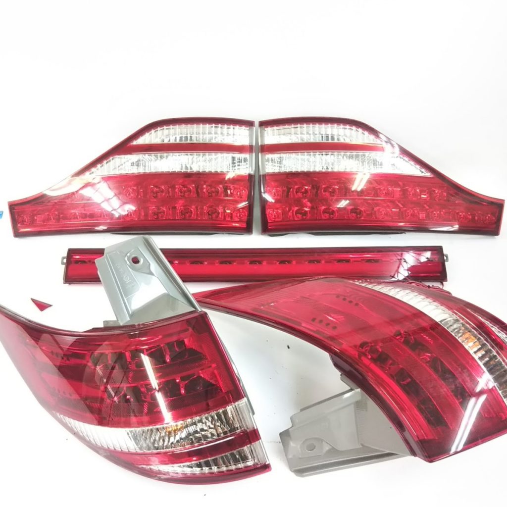 訳アリ エスティマ 50系 前期 純正テールランプ ライト 動作未確認 現状品