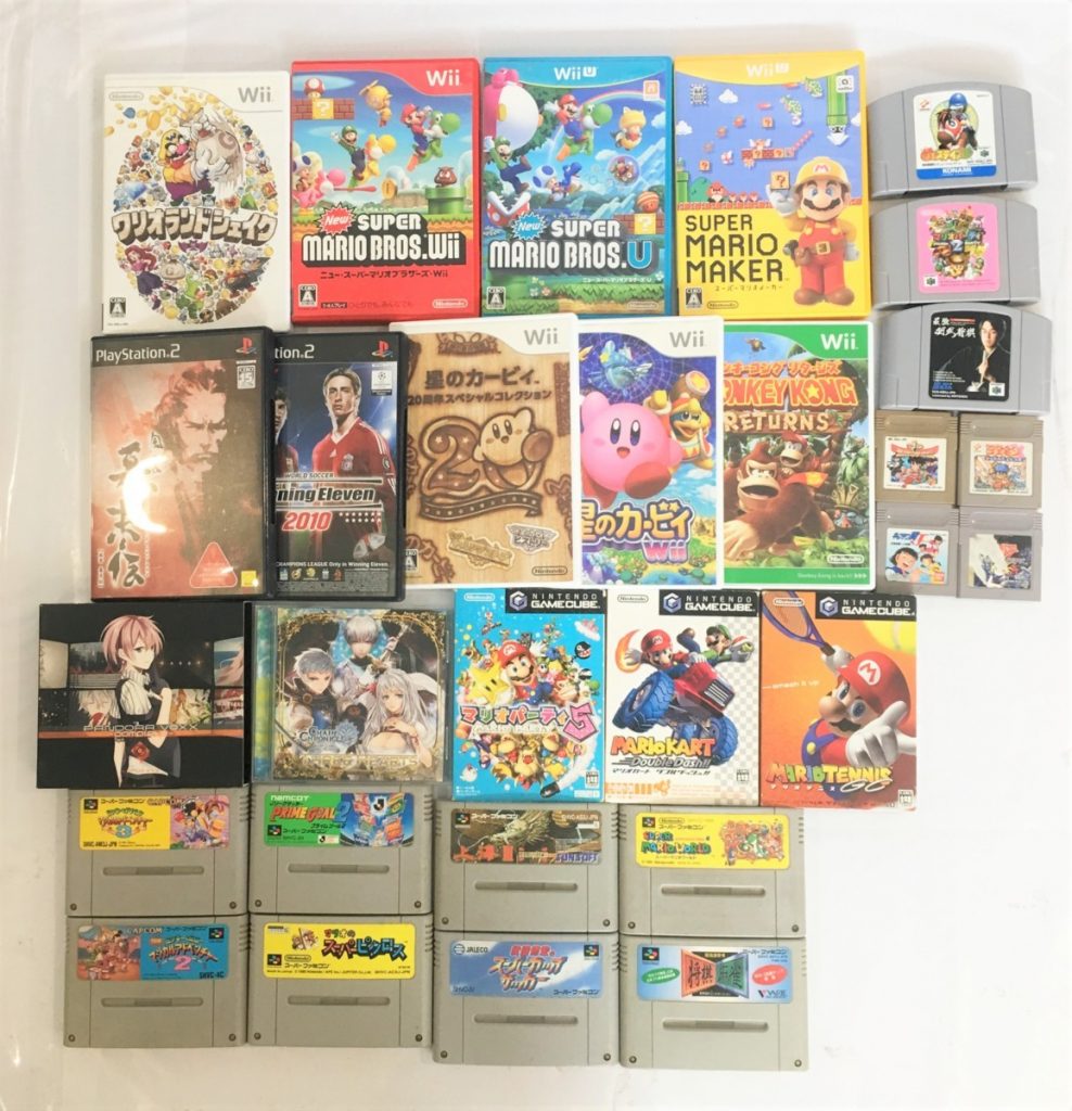 マリオシリーズ　カービィ他ゲームソフト28本まとめ + CD/DVD 2セット