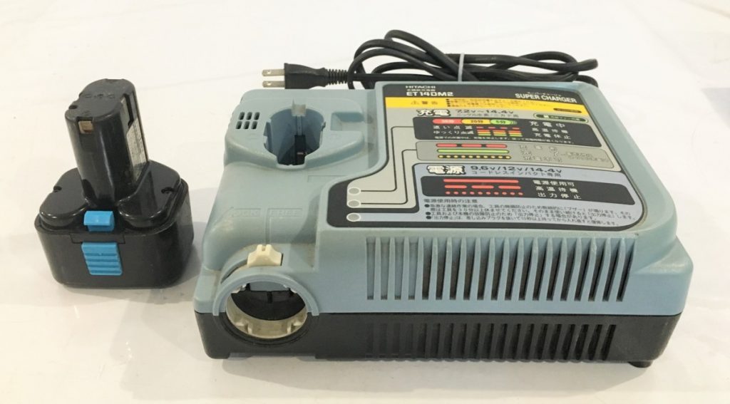 HITACHI 日立工機 ET14DM2 スーパーチャージャ 多機能充電器 9.6V 通電確認済み バッテリー付き