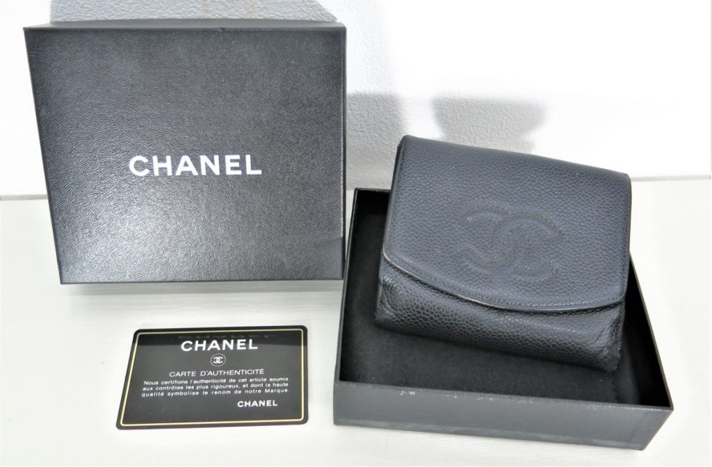 CHANEL シャネル ココマーク キャビアスキン 二つ折り財布