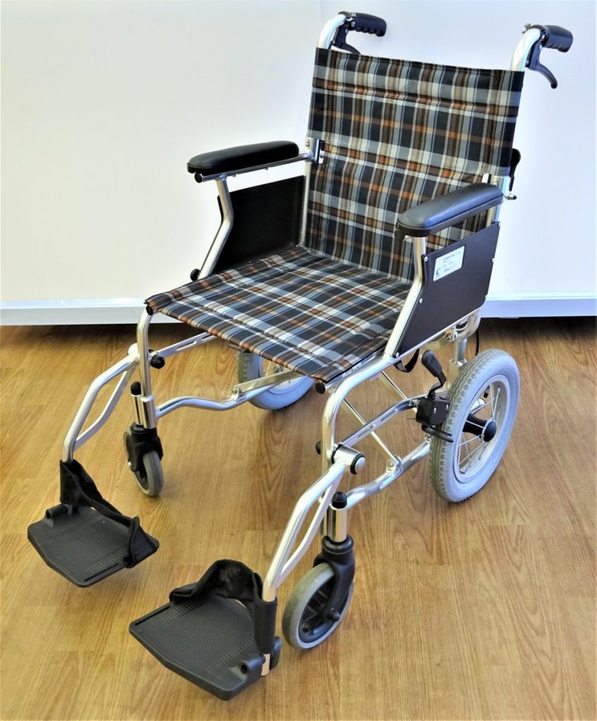 CHINON`S チノンズ 車椅子75kg用 コンパクト 折り畳み式