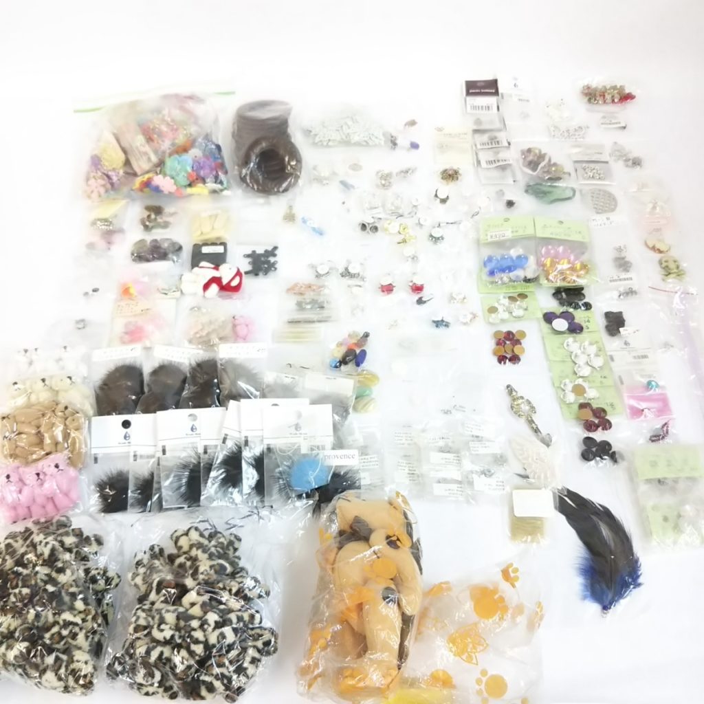 大量 未使用 デコパーツ/ストーン/ビーズいろいろまとめて ハンドメイドアクセサリー 現状品