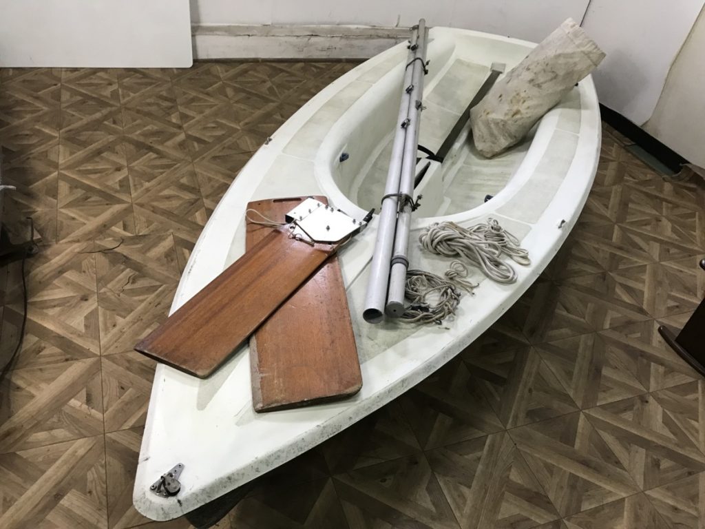 ボート セーリングボート ヨット ミニボート FRP 現状品