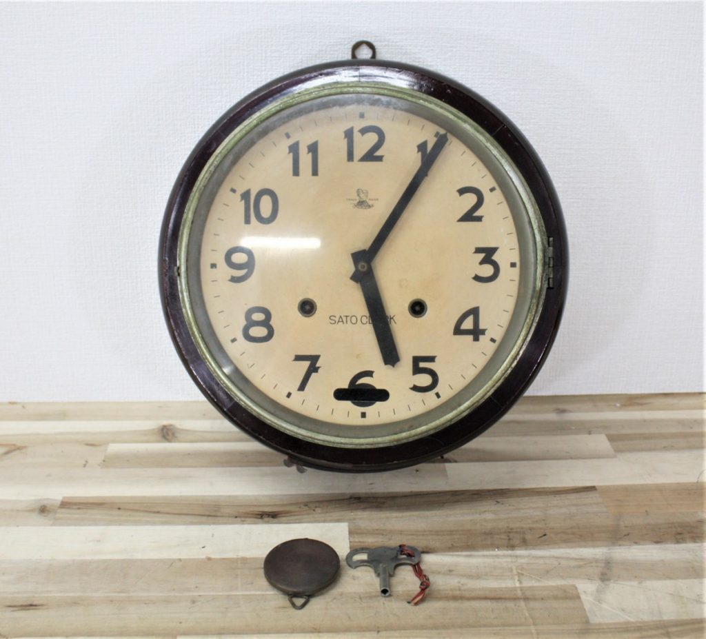 TRADE MARK トレードマーク ゼンマイ式　丸形掛時計