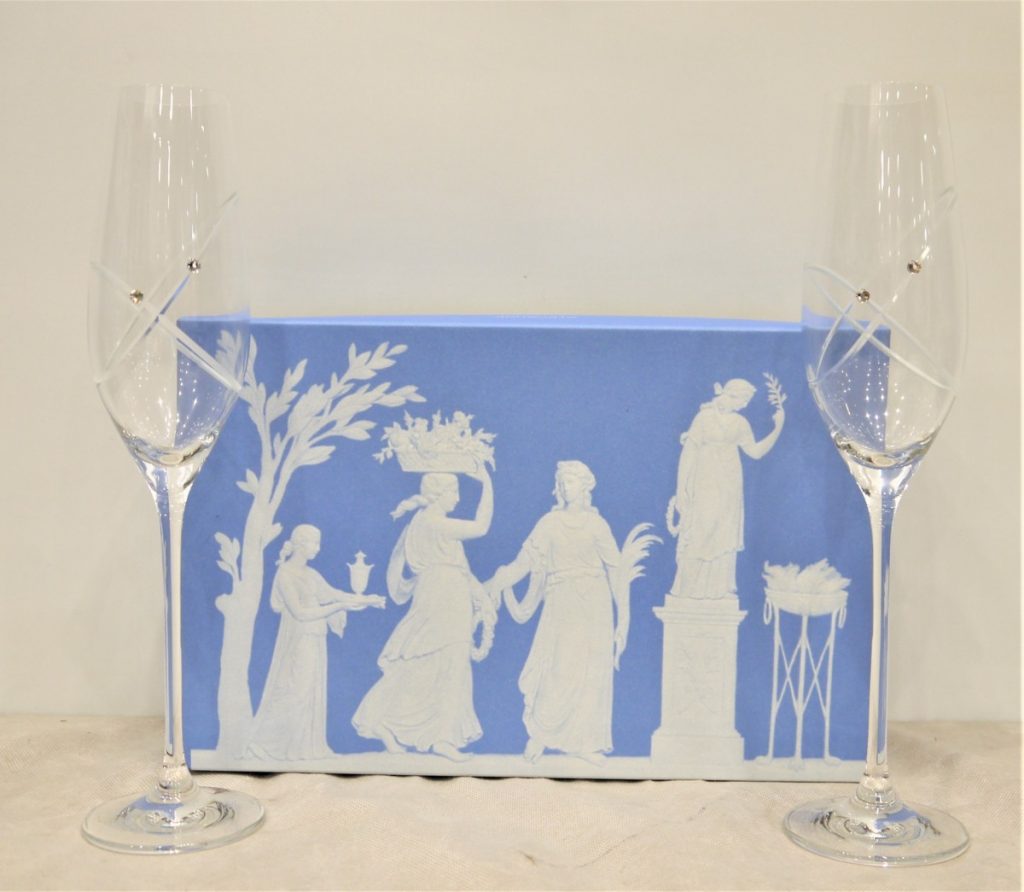 WEDGEWOOD ウエッジウッド ペアシャンパングラス クリスタルストーン付き 箱付き