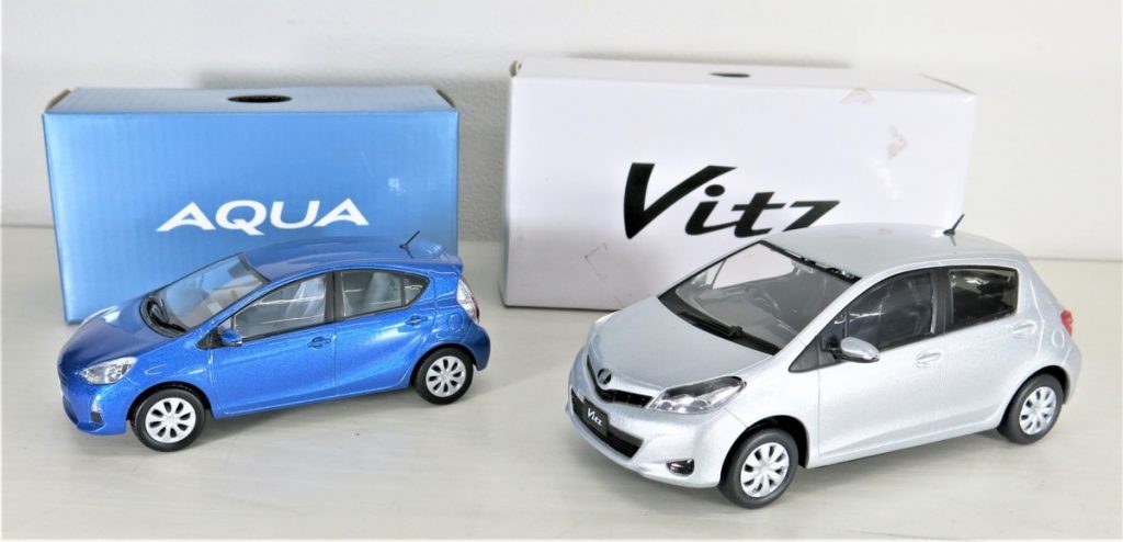 TOYOTA AQUA 1/30 ブルーメタリック Vitz 1/24 シルバーメタリック