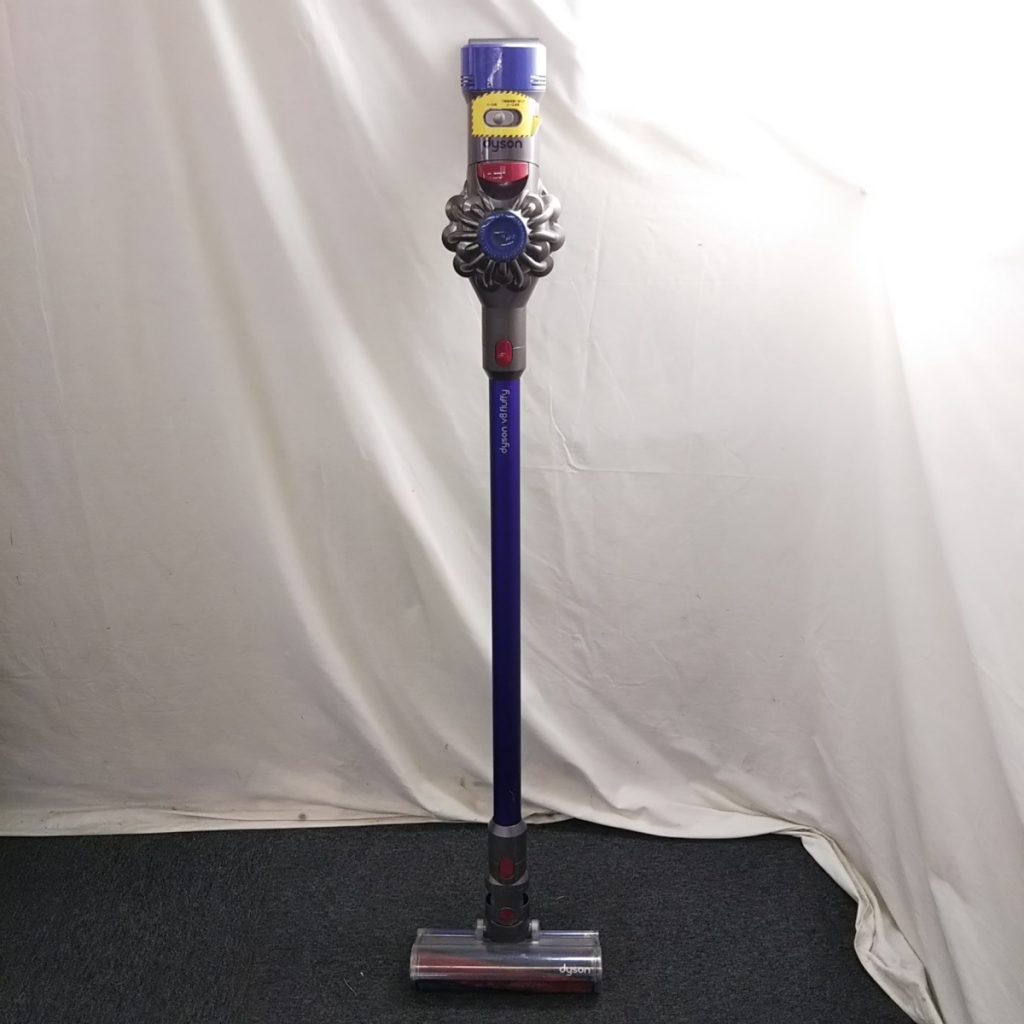 ジャンク ダイソンV8 コードレスクリーナー 掃除機 赤ランプ点滅 現状品