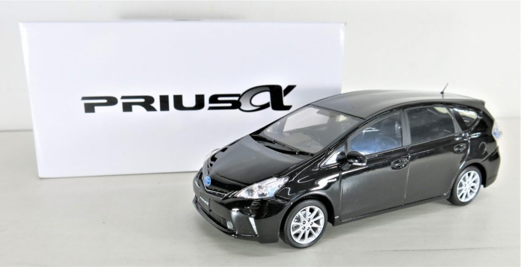 TOYOTA PRIUSα トヨタ プリウスアルファ 1/24 ブラック