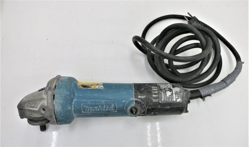 makita 9533B 100mm ディスクグラインダ ジャンク品
