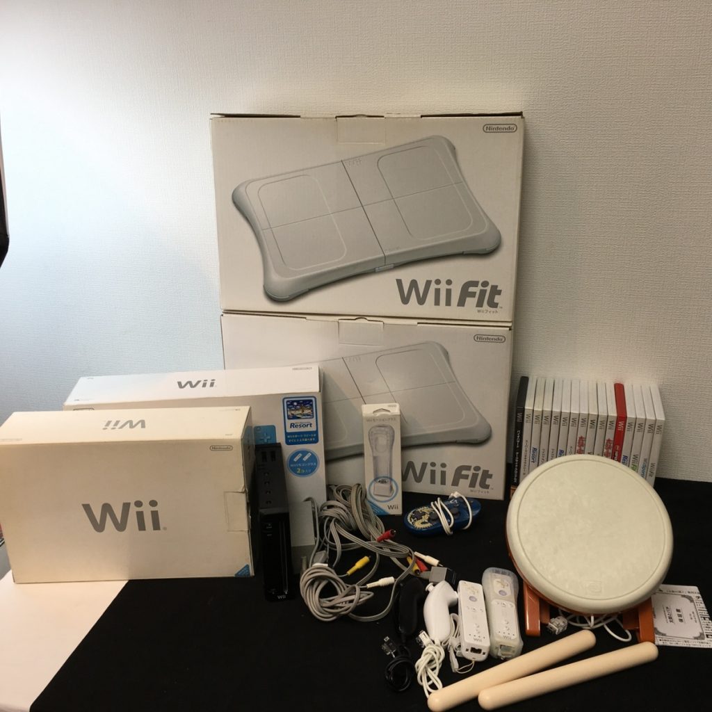 Nintendo 任天堂 Wii 本体３台　リモコン　ソフト１６枚　太鼓　WiiFit２台 まとめてセット