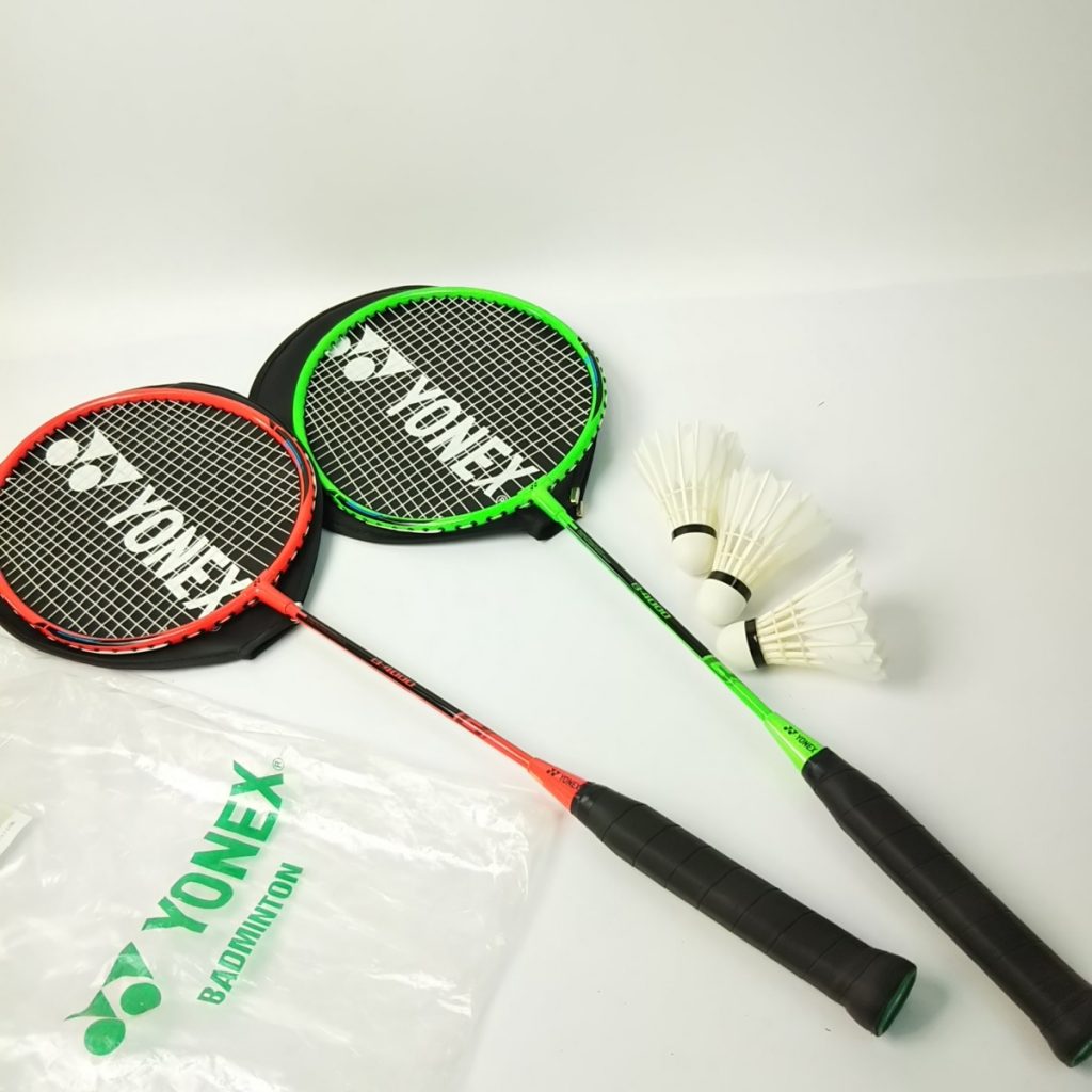未使用 YONEX ヨネックス バドミントンラケット2本セット B-4000 グリーン/オレンジ カバー/シャトルつき 現状品