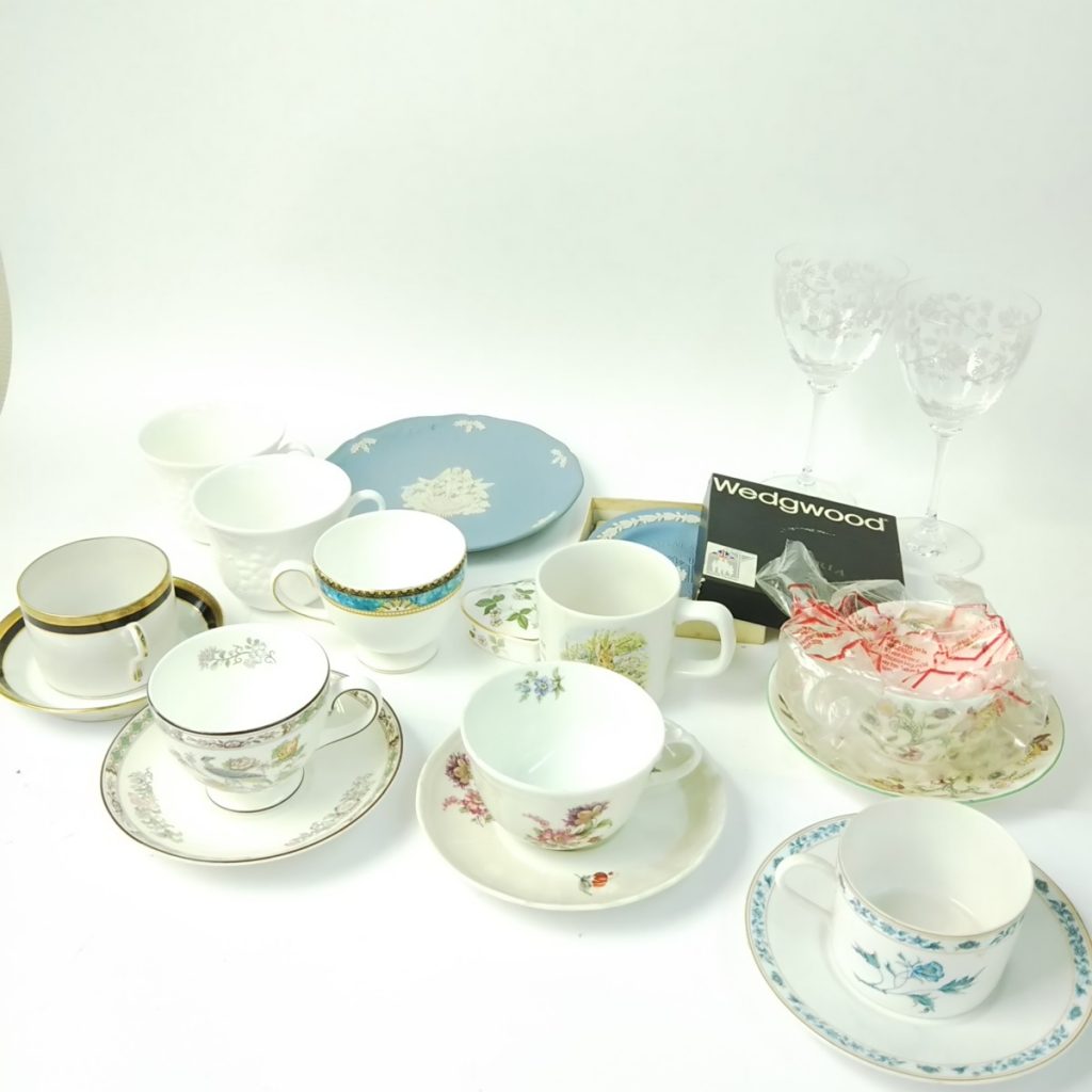 大量 ブランド食器いろいろまとめて WEDGWOOD/ジノリ/MINTONなど カップ&ソーサー プレート 洋食器 現状品