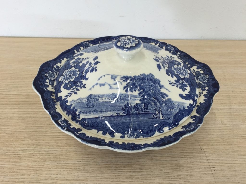 A ROYAL WORCESTER L ロイヤルウースター 1790 陶器入れ物
