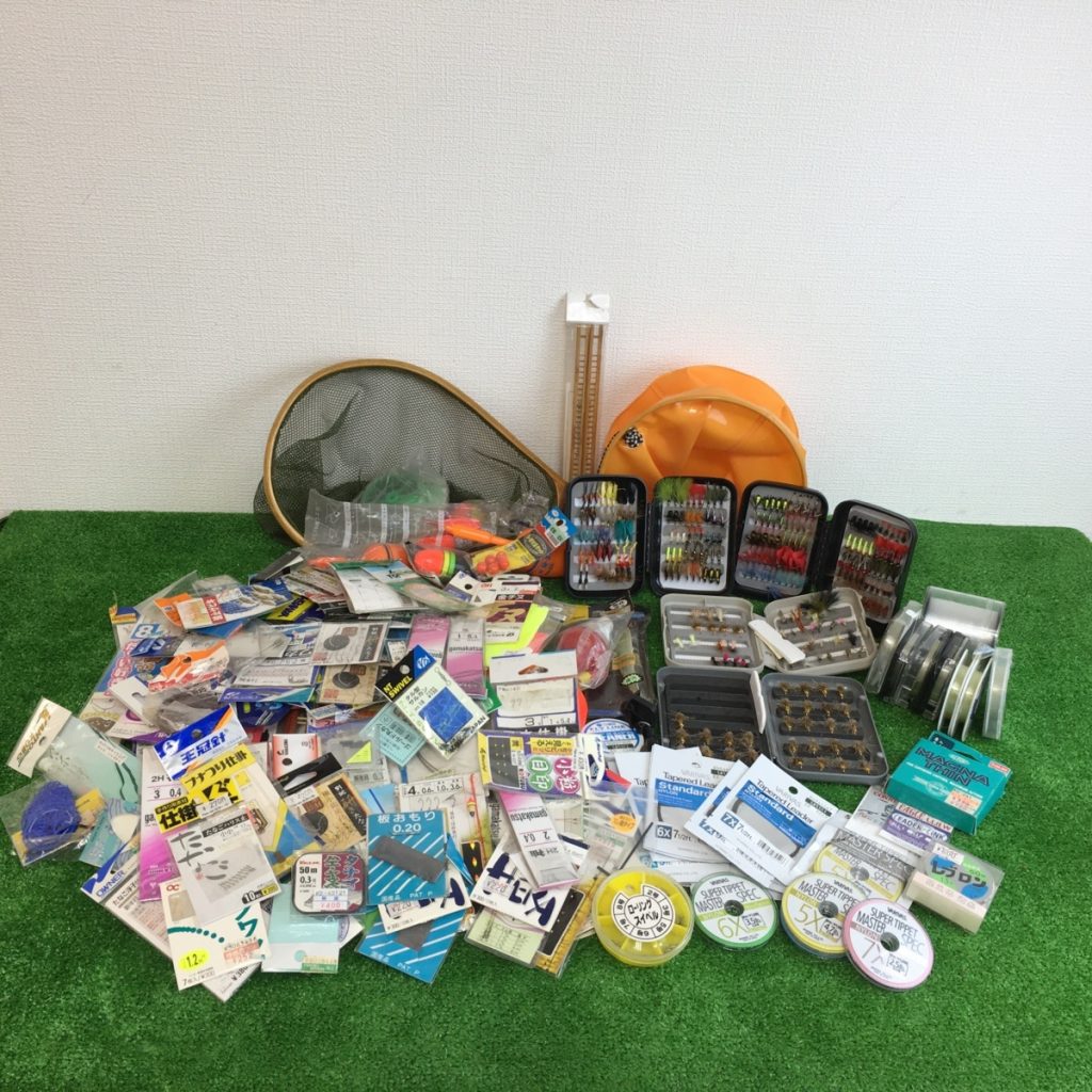 釣り具 釣り糸 釣り針 ルアー セット バス釣り ウキ 板おもり チヌ 仕掛 網など