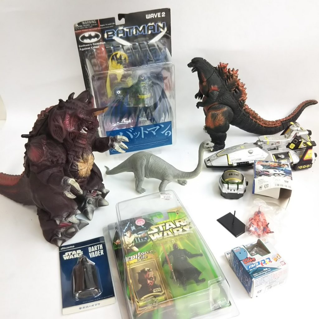 大量 未使用含む おもちゃ フィギュアいろいろまとめて スターウォーズ/恐竜/バットマンなど 現状品
