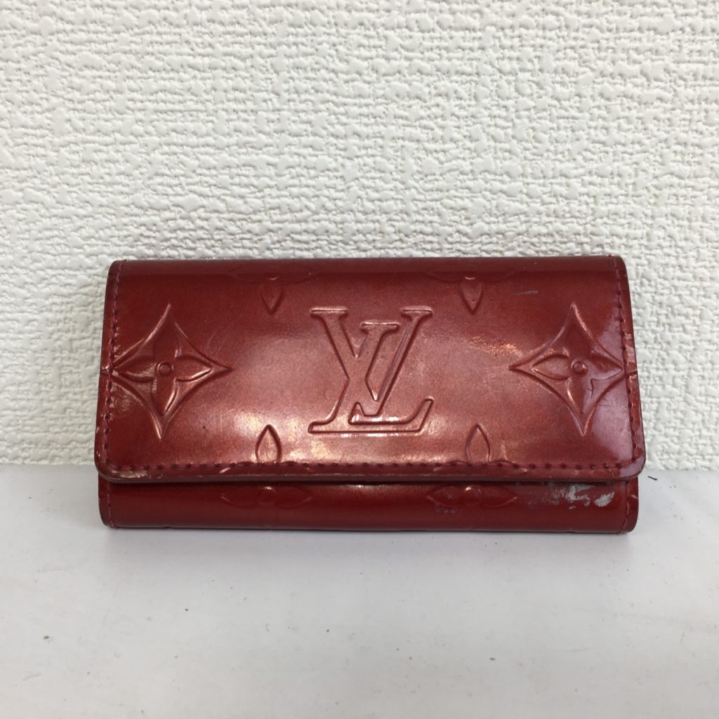 LOUIS VUITTON ミュルティクレ 4連 モノグラム 赤 ヴェルニ ルイヴィトン　キーケース　CA4009