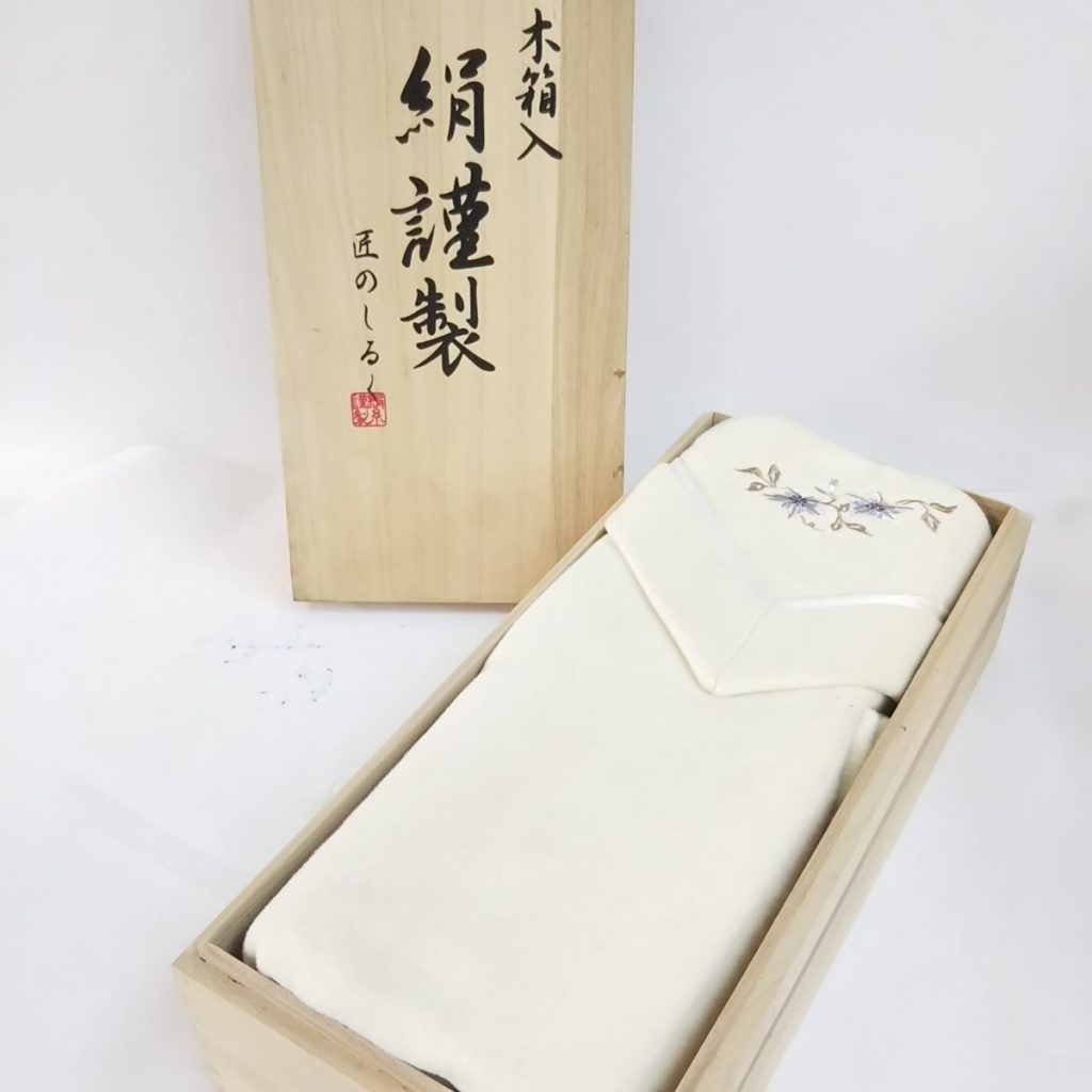 未使用 匠のしるく 高級桐箱入りシルク毛布 寝具 絹 現状品