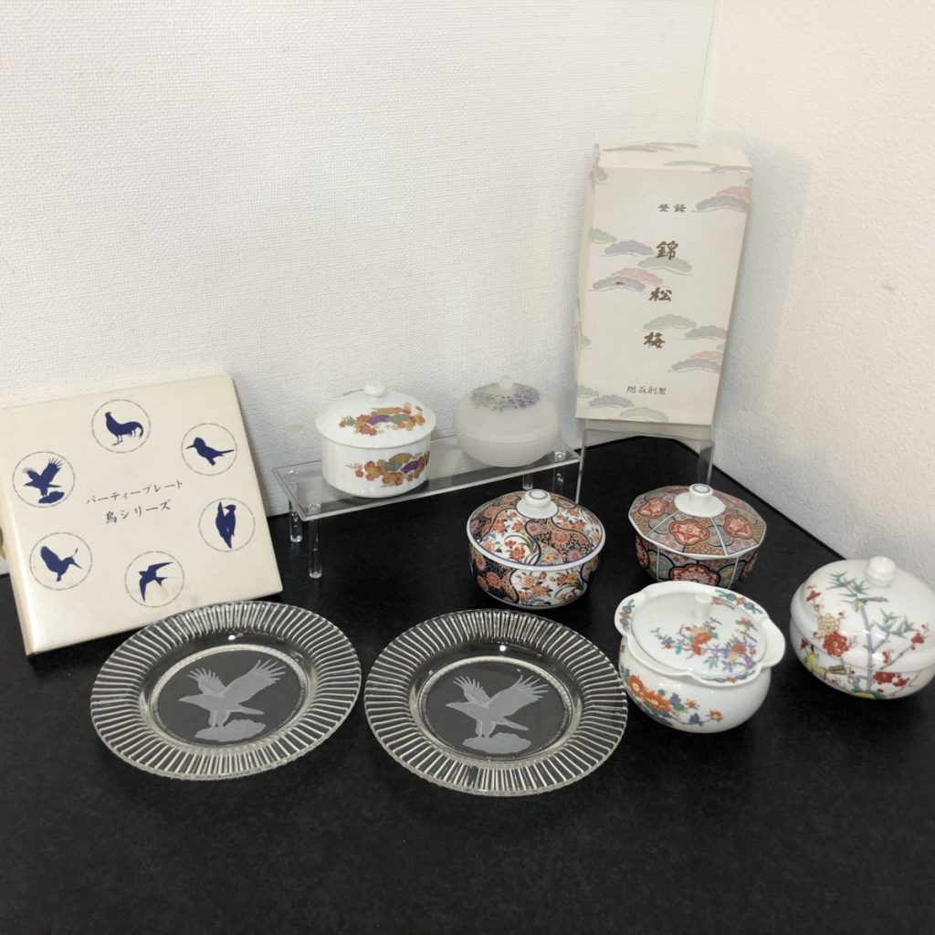 錦竹梅　有田焼　彌右衞門窯　金彩色絵 花紋 小鉢/丸鉢/ 蓋付き器 ／花鳥／プレート／和食器