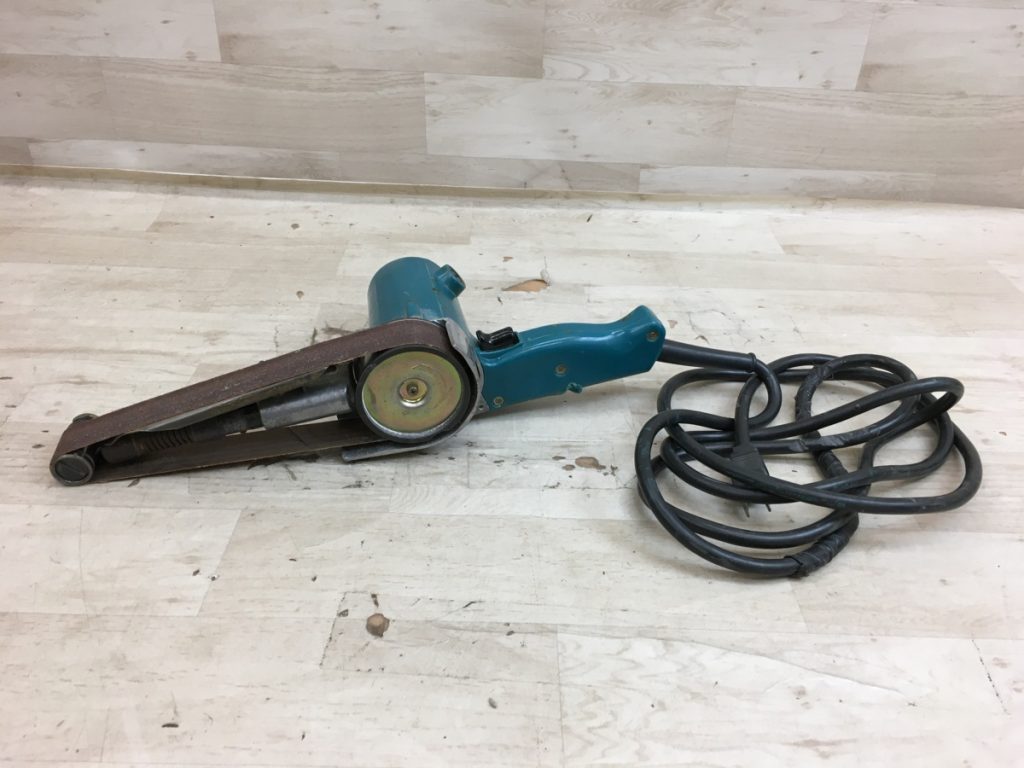マキタ ベビーサンダ 9030 ベルトサンダー 研磨機 100V 50-60Hz 電動工具 コード 本体 キズ有 makita