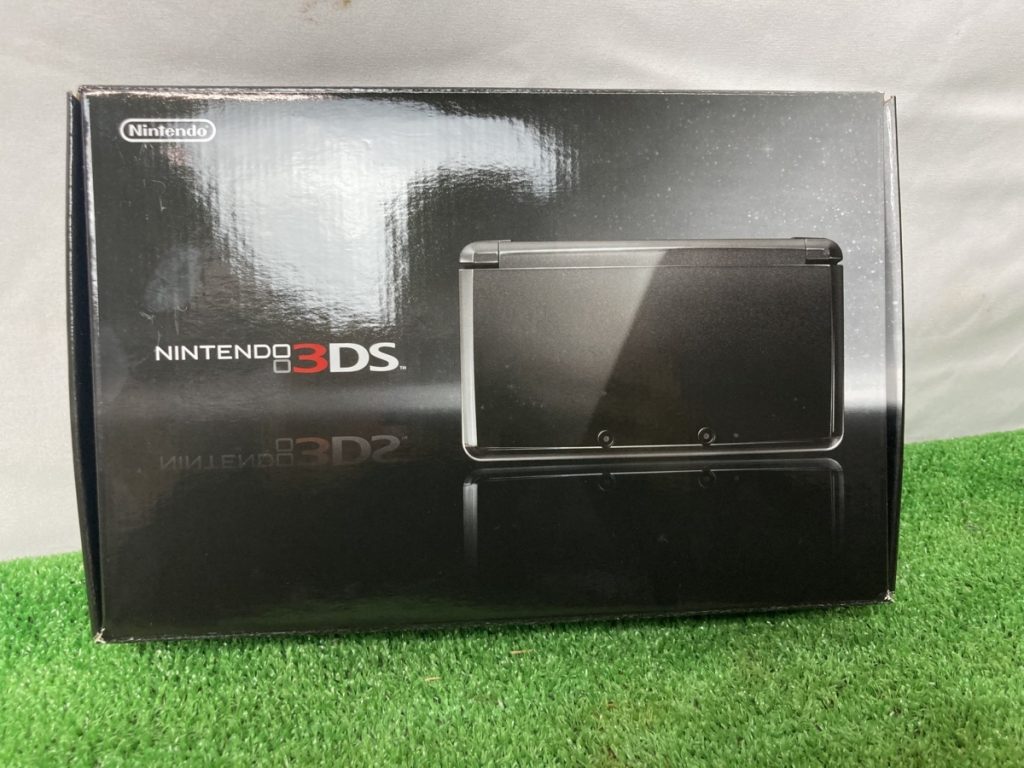 初期化済み　美品　ニンテンドー3DS　本体　コスモブラック　箱説あり　任天堂　Nintendo