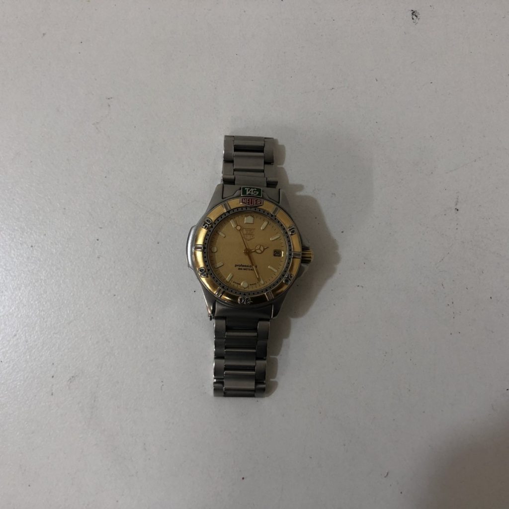 タグホイヤー　プロフェッショナル　メンズ