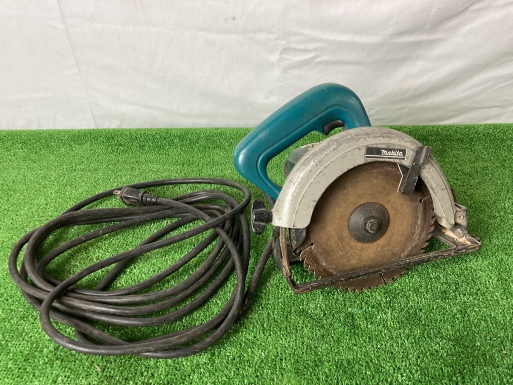 動作確認済み　makita　マキタ　丸ノコ　型番不明　電動工具　DIY用品