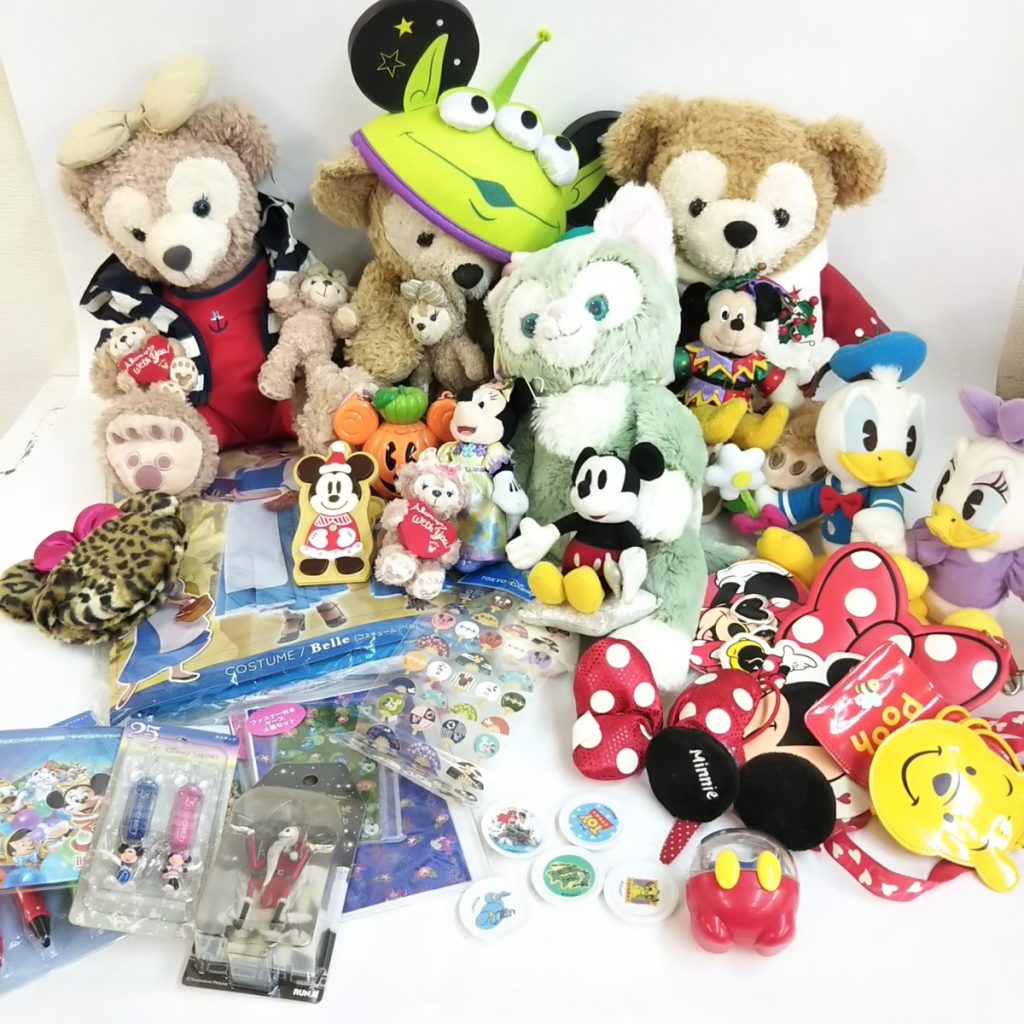 大量 ディズニーリゾート グッズ お土産 いろいろまとめて ぬいぐるみ/ペン/パスケースなど 現状品