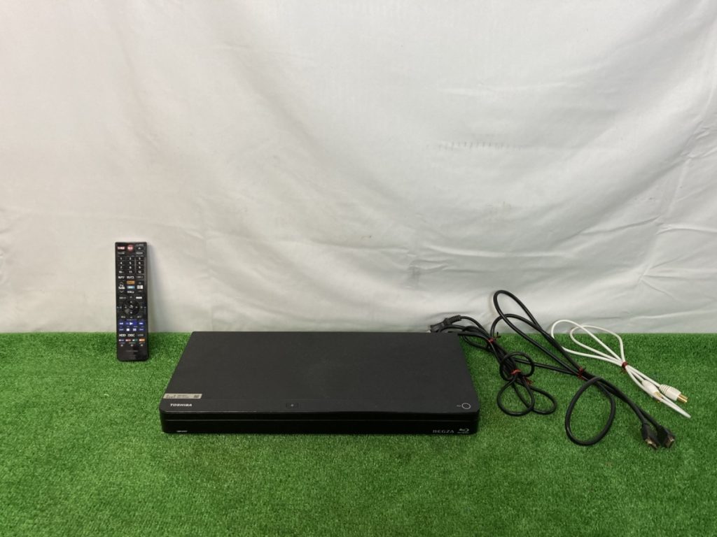 東芝 TOSHIBA HDD＆ブルーレイディスクレコーダー DBR-W507　2019年製　REGZA　ブルーレイ　通電確認のみ　細部にホコリ有