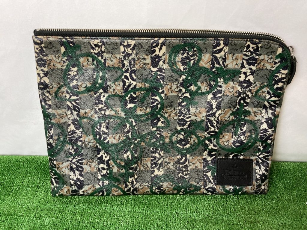 Vivienne Westwood　ヴィヴィアンウエストウッド　クラッチバッグ　グリーン　ペイント　オーブ　シンボル