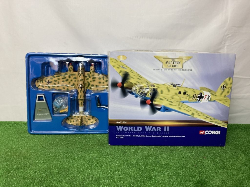 未組立　CORGI　コーギー　1:72　He-111H-6 2./KG26　Sardinia， 1943 （AA33704）　戦闘機　飛行機　模型　箱擦れあり