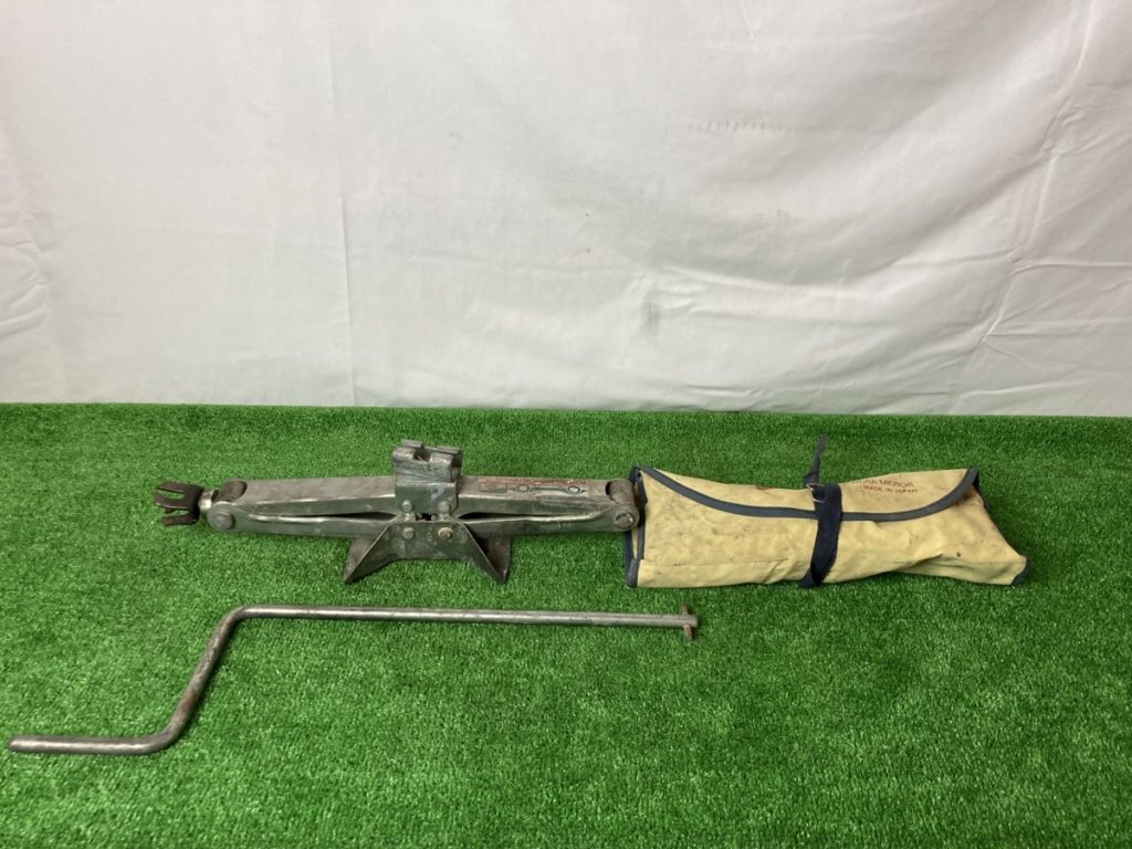 TOYOTA　MOTOR　トヨタ　モーター　工具　セット　ジャッキ　0.6ｔ　錆、汚れ多数