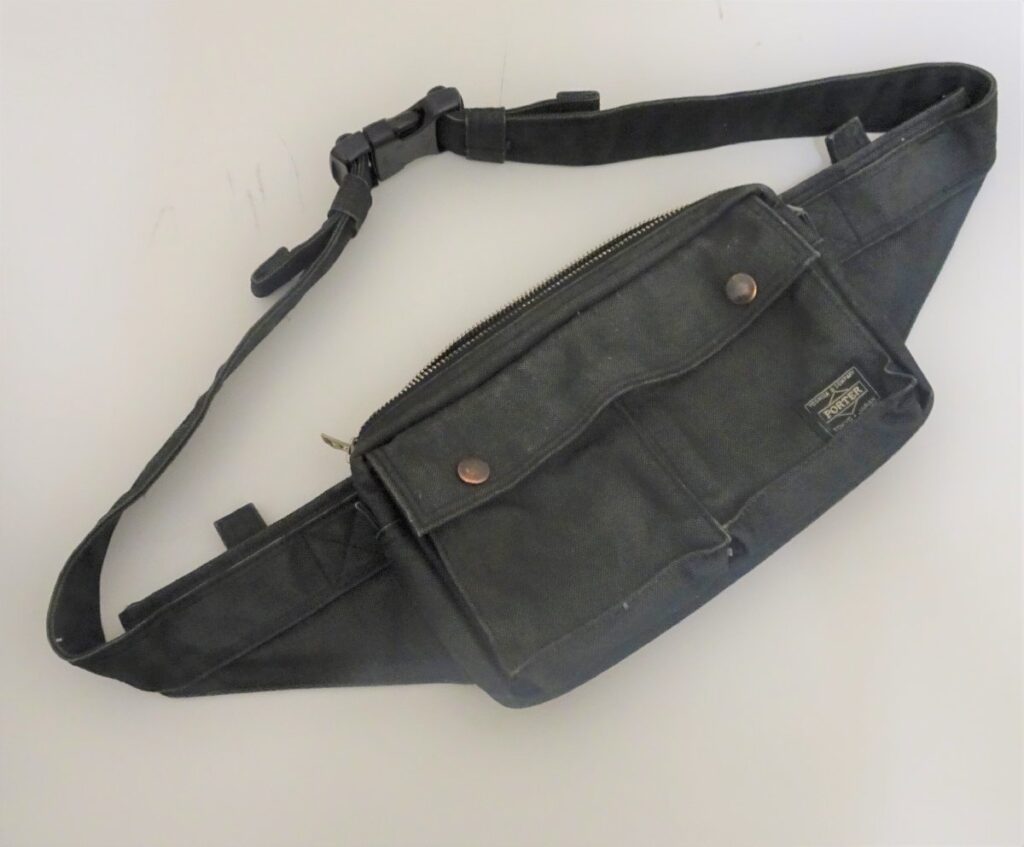 吉田カバン　PORTER　ポーター　黒　ウエストポーチ　ボディバッグ
