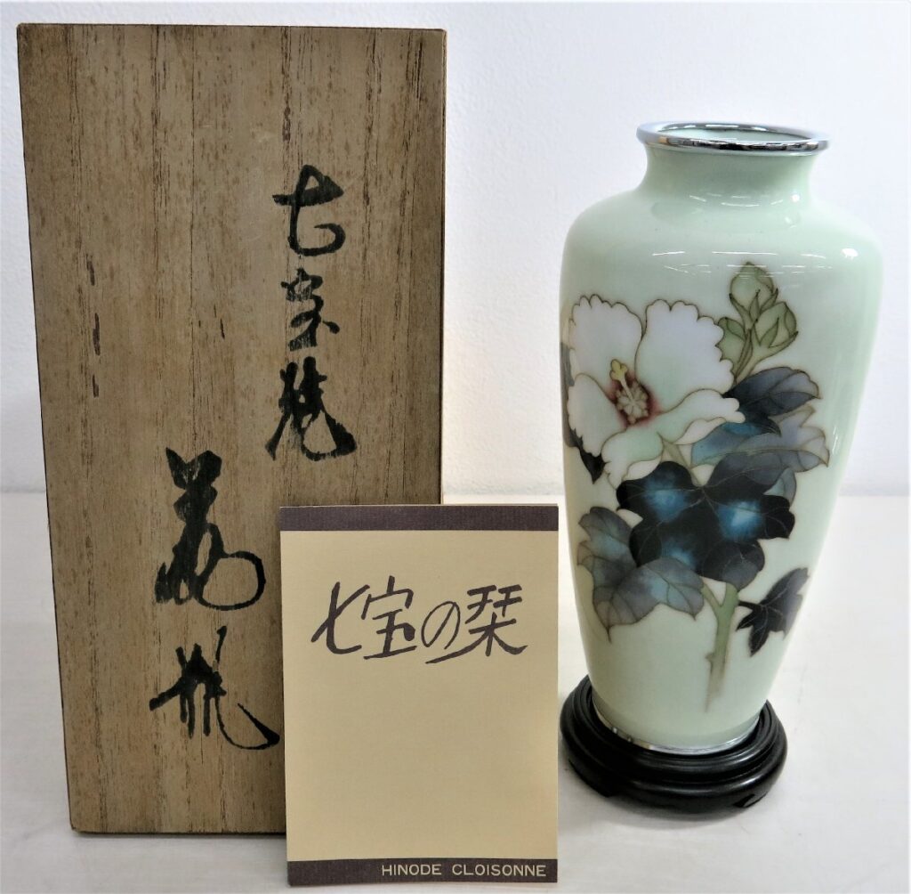 七宝焼 花瓶 草花 台座付き 木箱付き　紹介パンフレット付き 薄緑